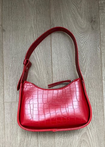 Kırmızı Parlak Deri Yılan Desenli Kadın Çanta - Görsel 2