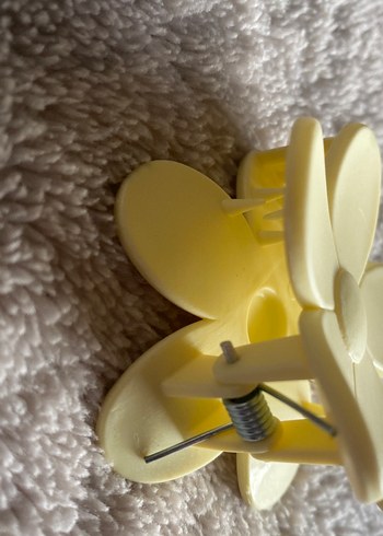 Pastel Sarı Çiçek Seramik Toka - Görsel 4