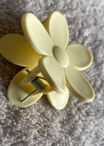 Pastel Sarı Çiçek Seramik Toka - Görsel 5