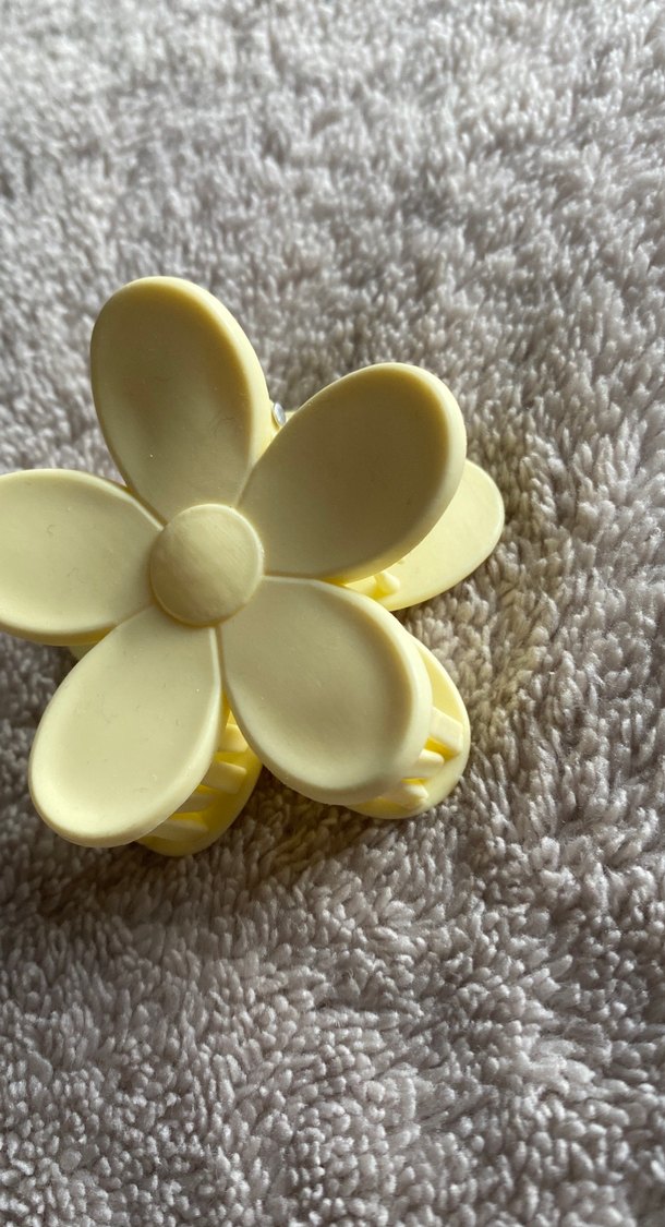 Pastel Sarı Çiçek Seramik Toka - Görsel 2