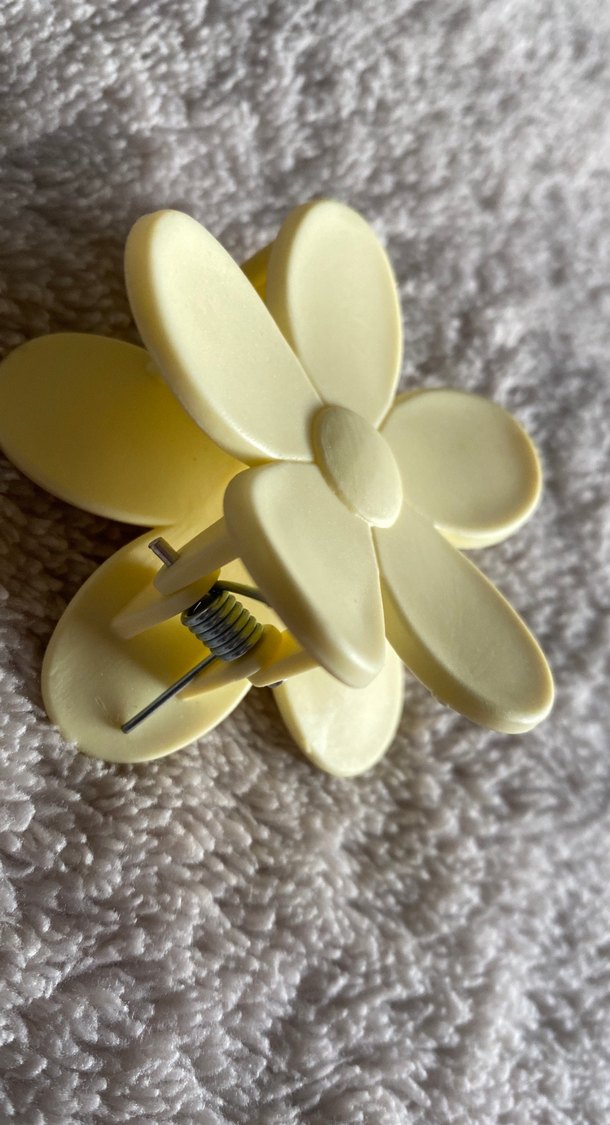 Pastel Sarı Çiçek Seramik Toka - Görsel 5