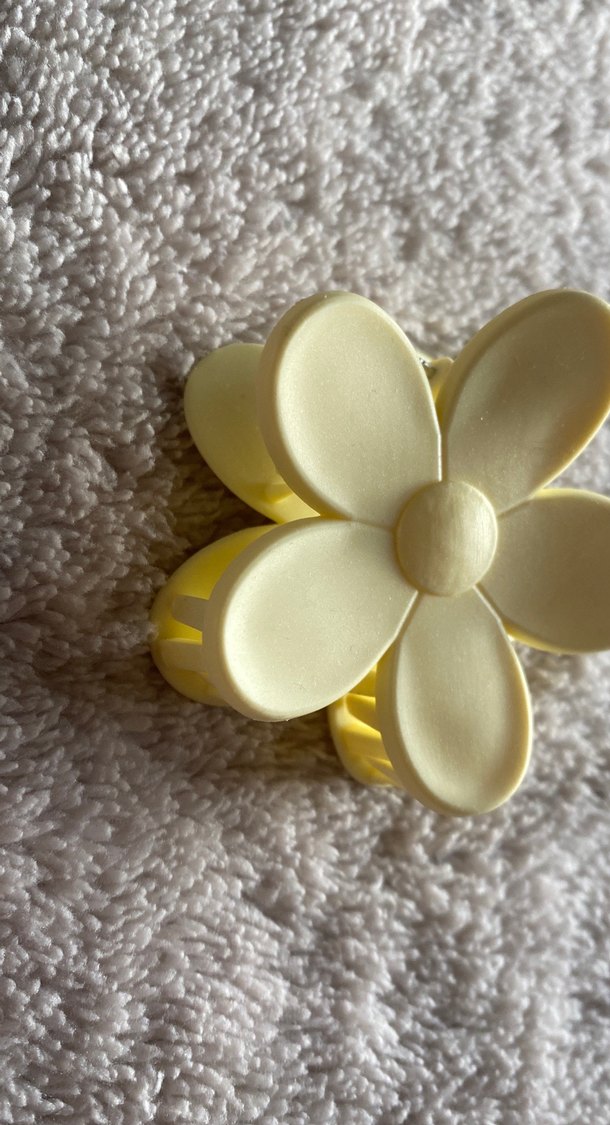 Pastel Sarı Çiçek Seramik Toka - Görsel 3