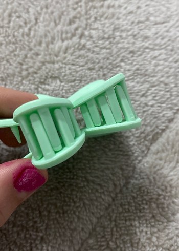 Kıskaçlı çiçek şeklinde yeşil renk kıskaçlı toka - Görsel 6