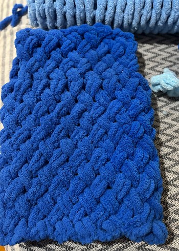 Kapli Mavi Örgü Bebek Yeleği - Görsel 4