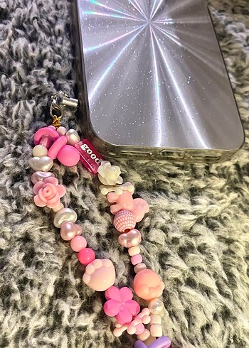 El yapımı Pembe Çiçekli Kadın charm - Görsel 2