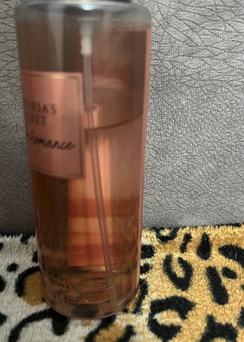 Victoria's Secret Amber Romance Kadın Parfümü - Görsel 3