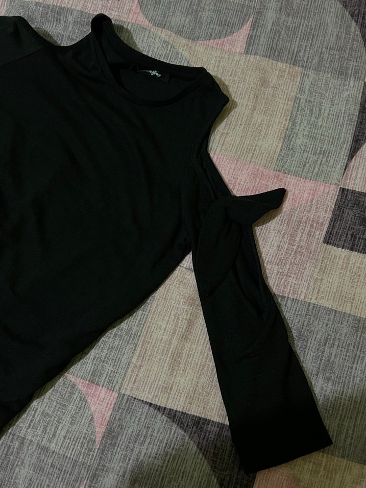 Siyah Uzun Kollu Omuzu Açık Salaş Tişört - Görsel 2