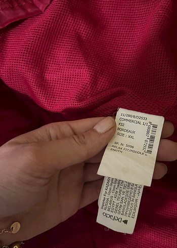 Bordo Kapüşonlu Fermuarlı Kadın Ceket Yağmurluk - Görsel 3