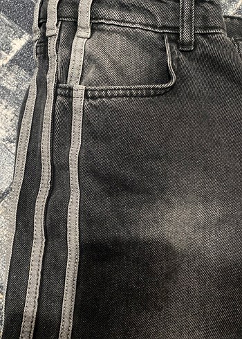 Siyah Çizgili Midi Boy Kadın Kot Pantolon - Görsel 4