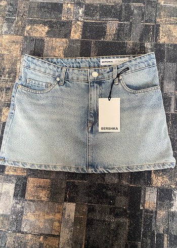 Bershka 36
