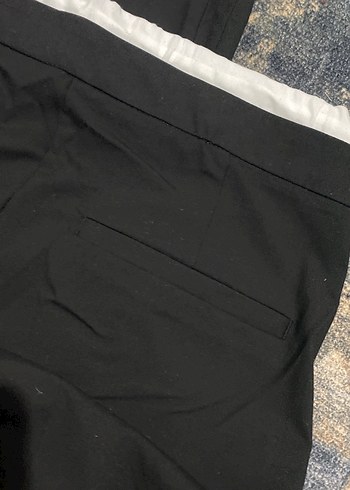 Kadın Siyah Kumaş Kemerli Rahat Pantolon - Görsel 5