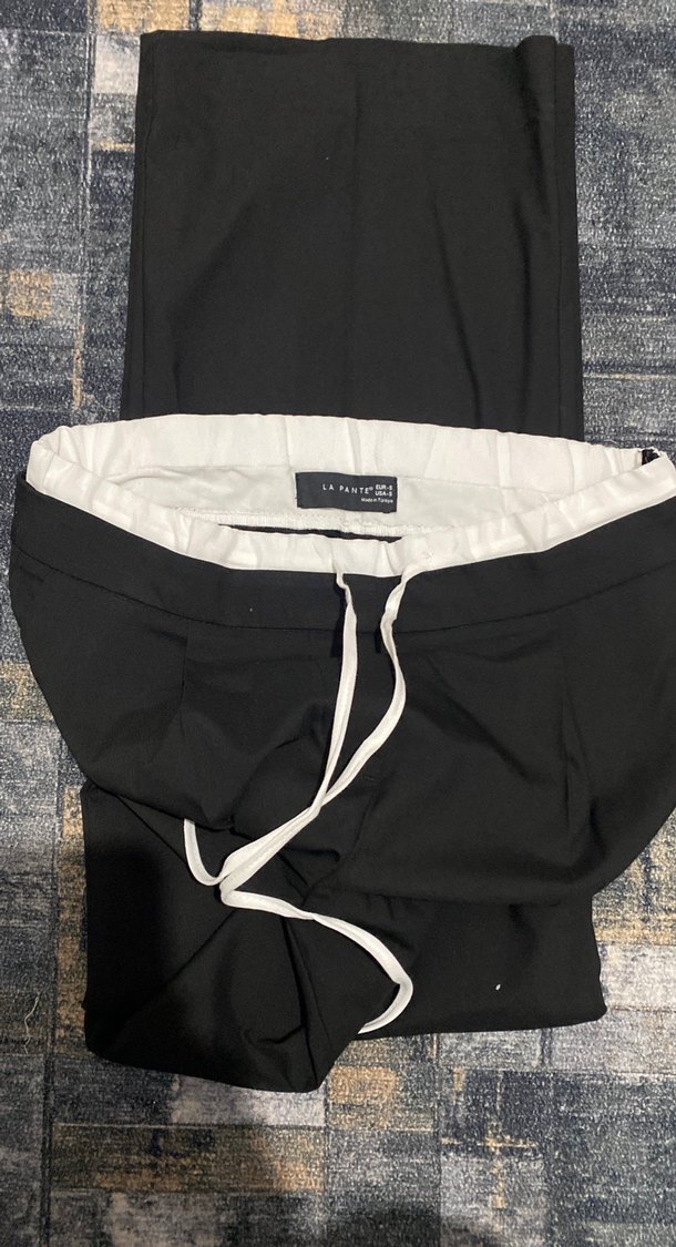 Kadın Siyah Kumaş Kemerli Rahat Pantolon - Görsel 2