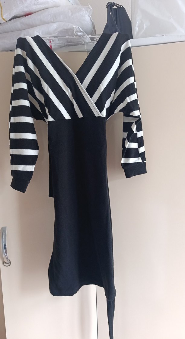 Çizgili Siyah Uzun Kollu Uzun Elbise - Görsel 2