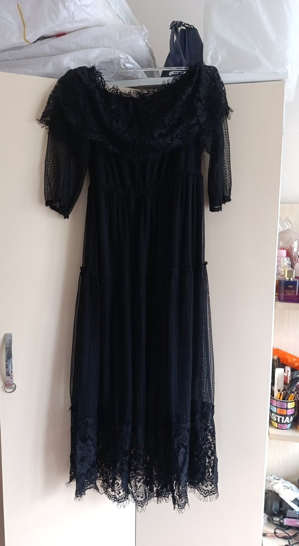 Siyah Nakışlı Uzun Gotik Elbise - Görsel 2