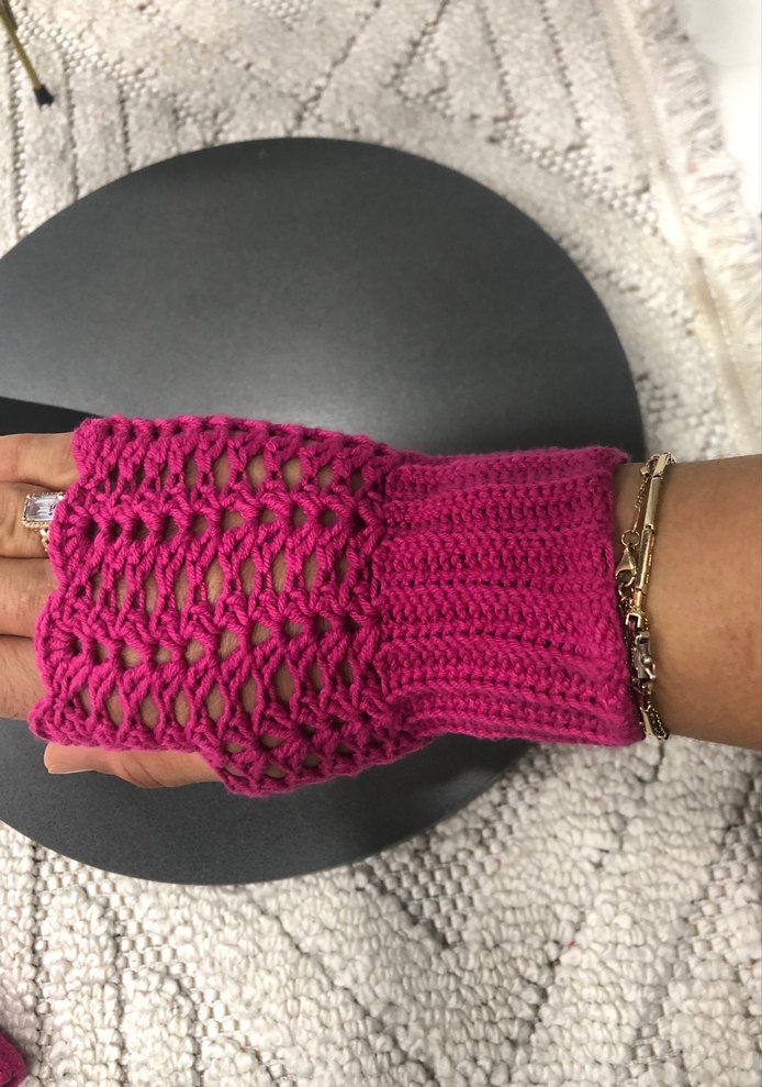 Pembe Örgü Parmaksız Kadın Eldiveni - Görsel 4