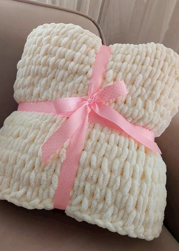 Beyaz Örgü Çocuk Battaniyesi - Görsel 3