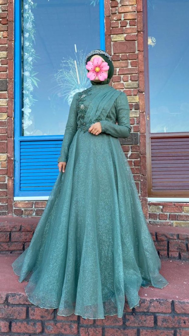 Uzun Turkuaz Çiçekli Drapeli Tesettür Abiye - Görsel 3