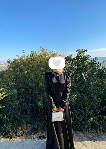 Uzun Siyah Kadın Elbise Yüksek Yaka - Görsel 2