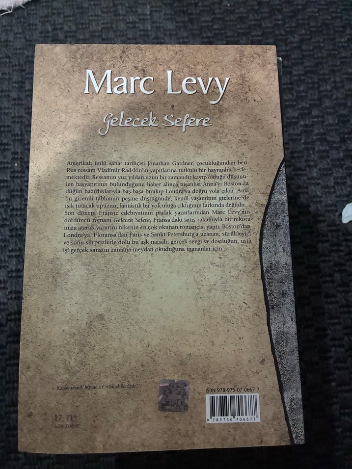 Marc Levy - Gelecek Sefere Romanı - Görsel 2