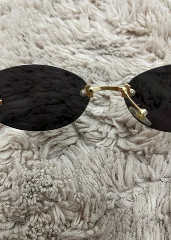 Siyah Minimalist Kadın Güneş Gözlüğü - Görsel 3