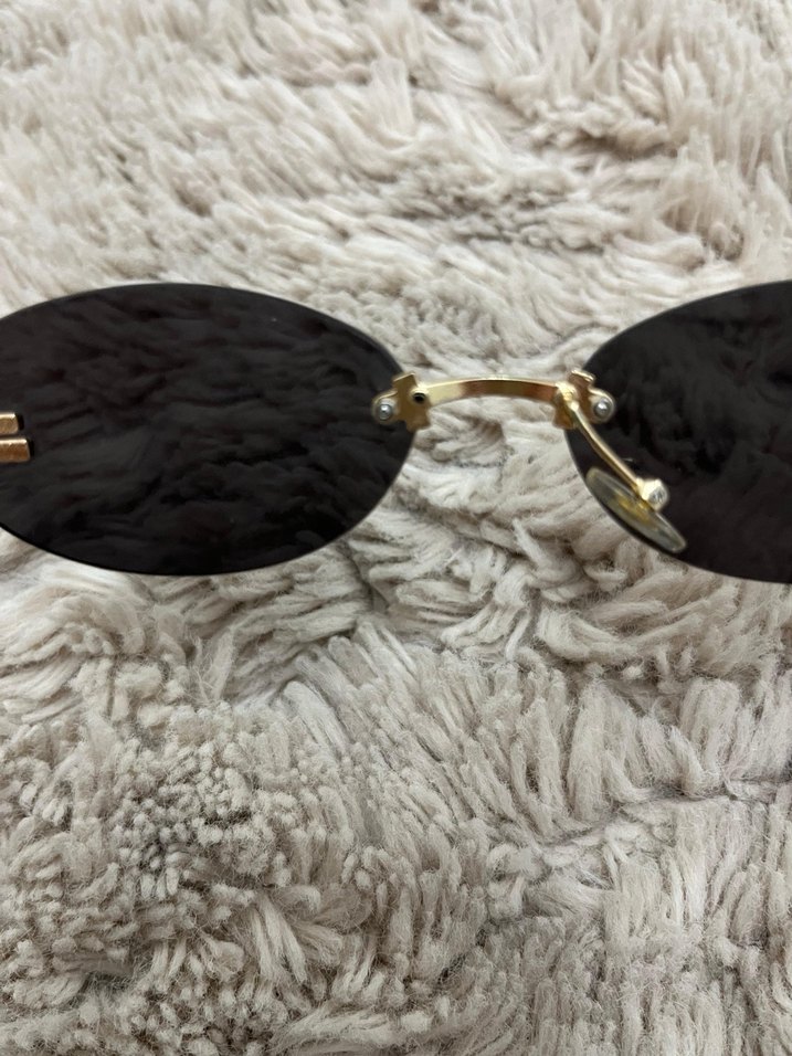 Siyah Minimalist Kadın Güneş Gözlüğü - Görsel 3