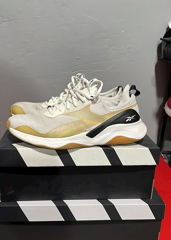 Beyaz Bağcıklı Kadın Spor Ayakkabı - Görsel 2