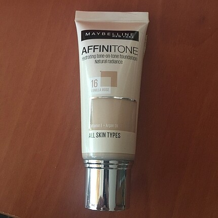 Maybelline Affinitone (16-Vanilla Rose rengi)