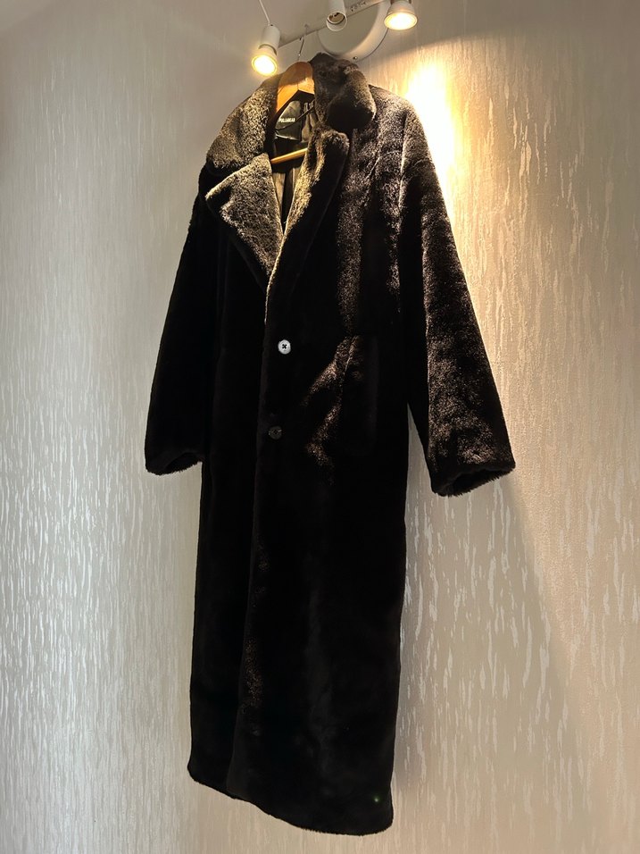 Siyah Kadın Uzun Peluş Kaban - Görsel 2