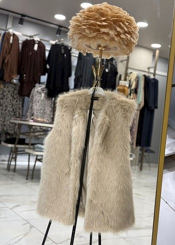 Sıfır Etiketli Lüks Kürk Yelek  Kemerli Model  Krem - Görsel 2