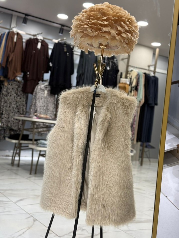 Sıfır Etiketli Lüks Kürk Yelek  Kemerli Model  Krem - Görsel 2