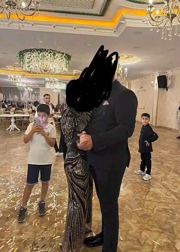 Uzun Kollu Drapeli Altın Renkli Kadın Tesettür Abiye Elbise - Görsel 3