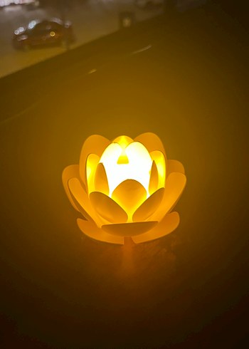 Sarı ışık Lotus Led Mum - Görsel 3