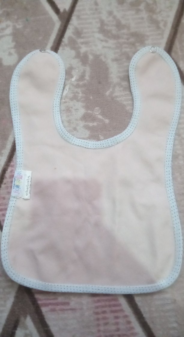 Beyaz Desenli Bebek Önlüğü - Görsel 3