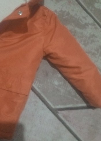 Kapüşonlu Düğmeli Erkek Çocuk Kahverengi Mont - Görsel 3