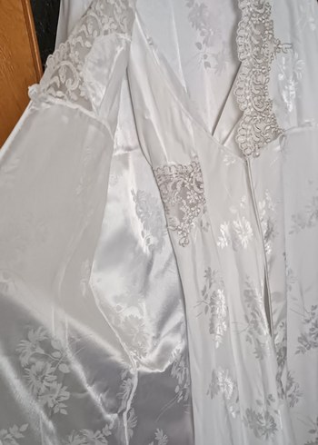 Nakışlı Beyaz Uzun Kadın Sabahlık, gecelik - Görsel 6