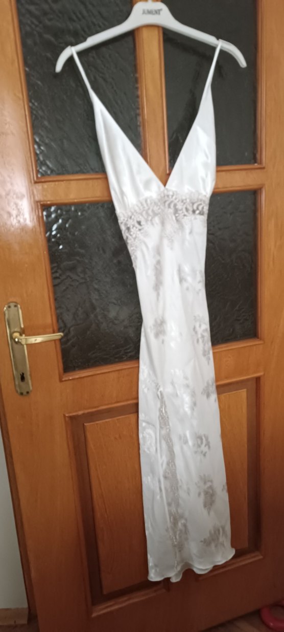 Nakışlı Beyaz Uzun Kadın Sabahlık, gecelik - Görsel 3