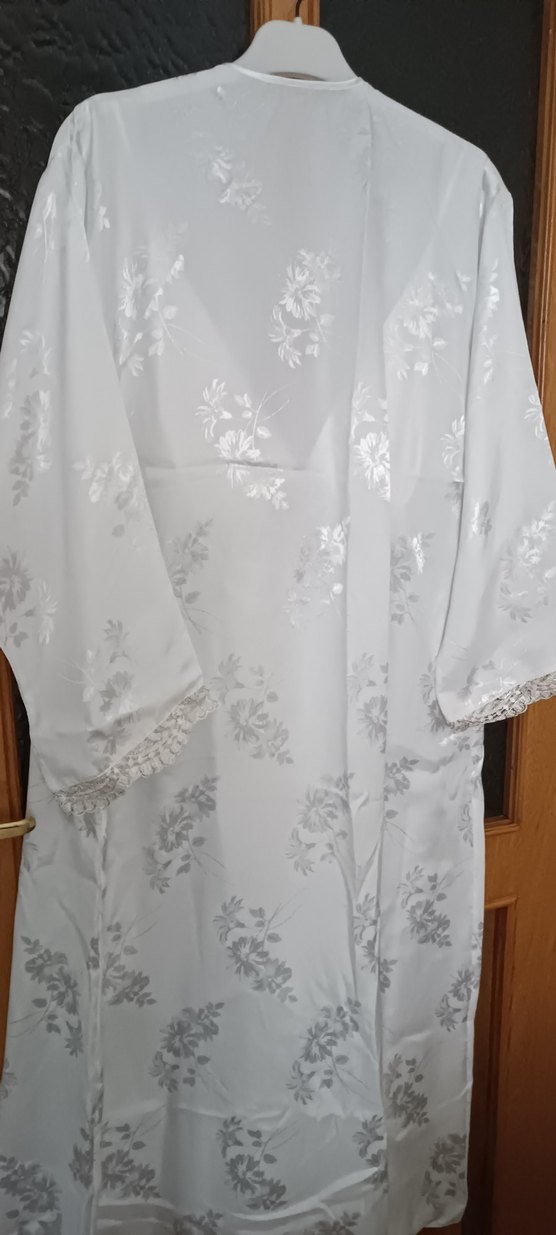 Nakışlı Beyaz Uzun Kadın Sabahlık, gecelik - Görsel 5