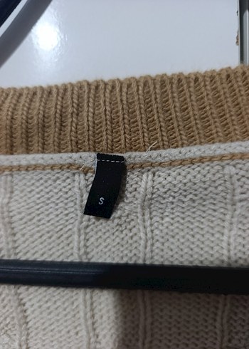 Bej V Yaka Örgü Kadın Süveter - Görsel 3