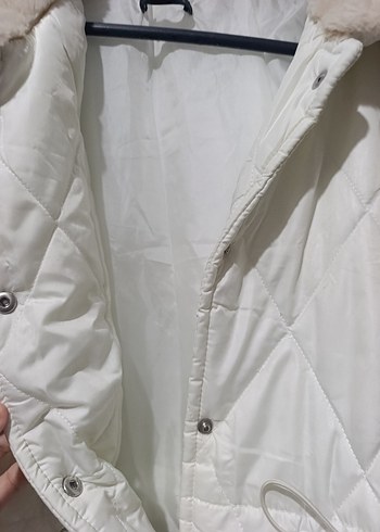 Beyaz Kısa Peluş Detaylı Kadın Kışlık Mont - Görsel 3