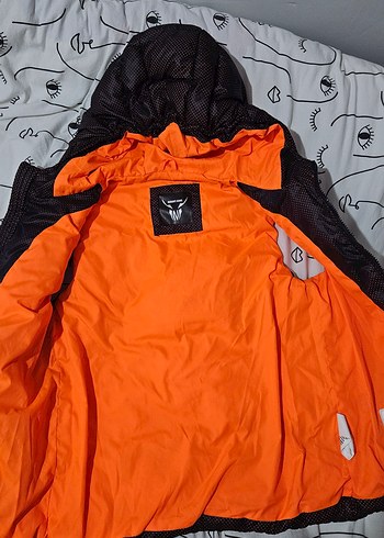 Nebbati Erkek Çocuk Siyah Kapüşonlu Şişme Yelek. - Görsel 3