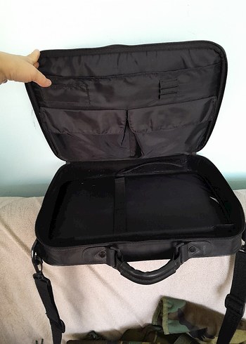 Kilitli Siyah Deri Kadın Laptop Çantası - Görsel 3