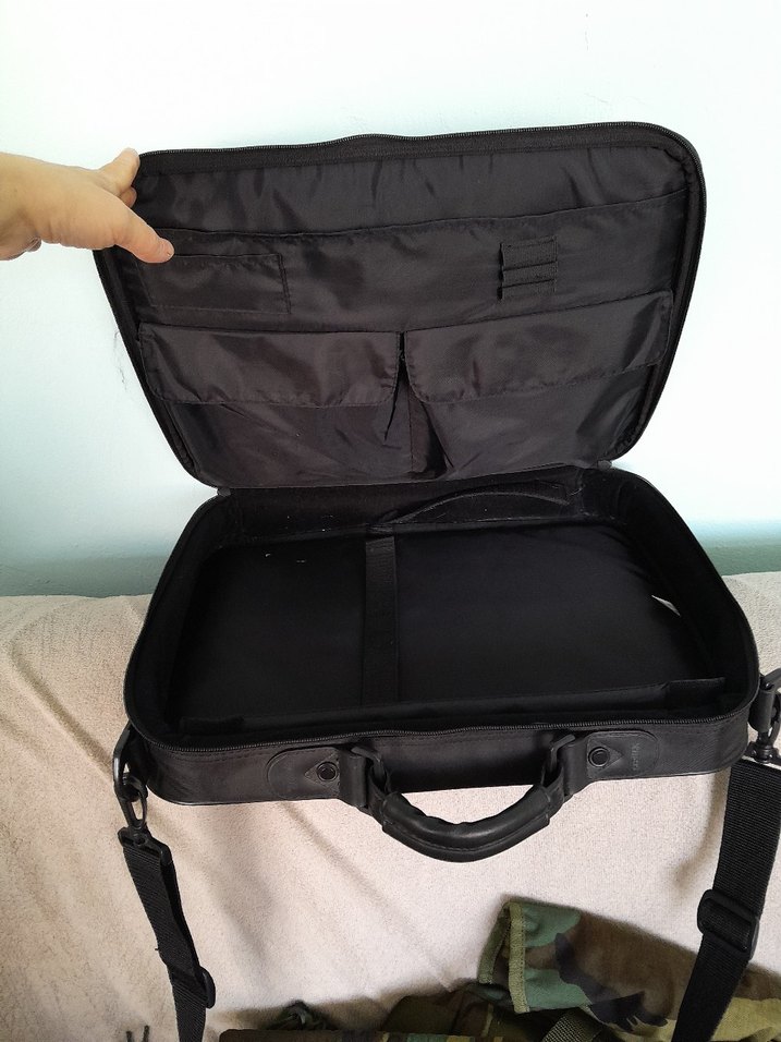 Kilitli Siyah Deri Kadın Laptop Çantası - Görsel 3