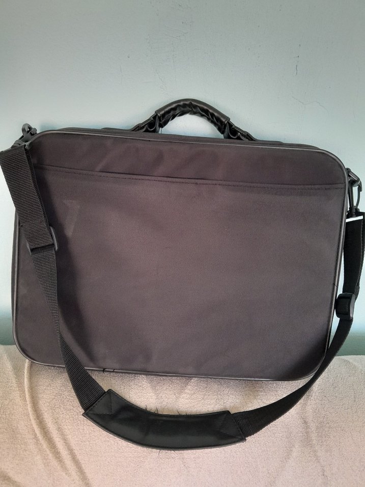 Kilitli Siyah Deri Kadın Laptop Çantası - Görsel 2