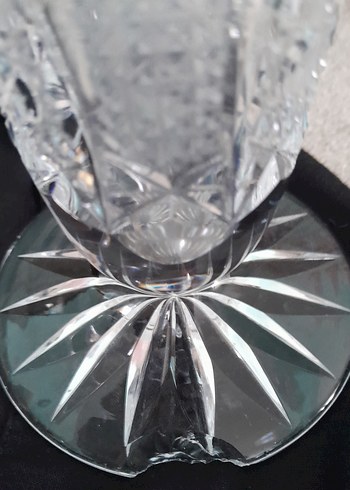 Parlak Beyaz Kristal Vazo - Görsel 3