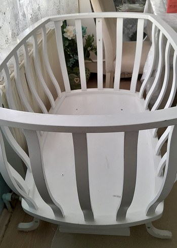Beyaz Ahşap Bebek Beşiği sallanır - Görsel 2