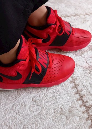 Nike Team Hustle D8(GS) Kırmızı Ayakkabı - Görsel 3