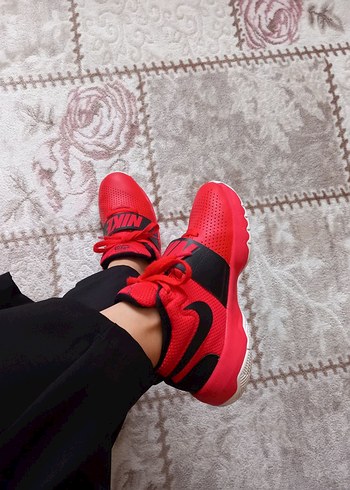 Nike Team Hustle D8(GS) Kırmızı Ayakkabı - Görsel 2