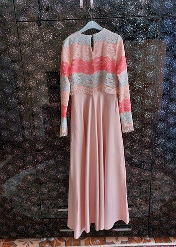 Dantel Detaylı Pembe Uzun Kollu Uzun Elbise - Görsel 2