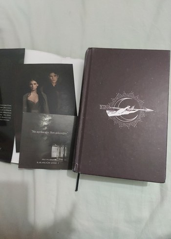 karanlığin şehri 1 ve 2 ciltli - Görsel 2