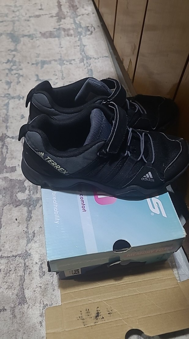 orjinal adidas erkek Çocuk Siyah Cırtlı Spor Ayakkabı - Görsel 2